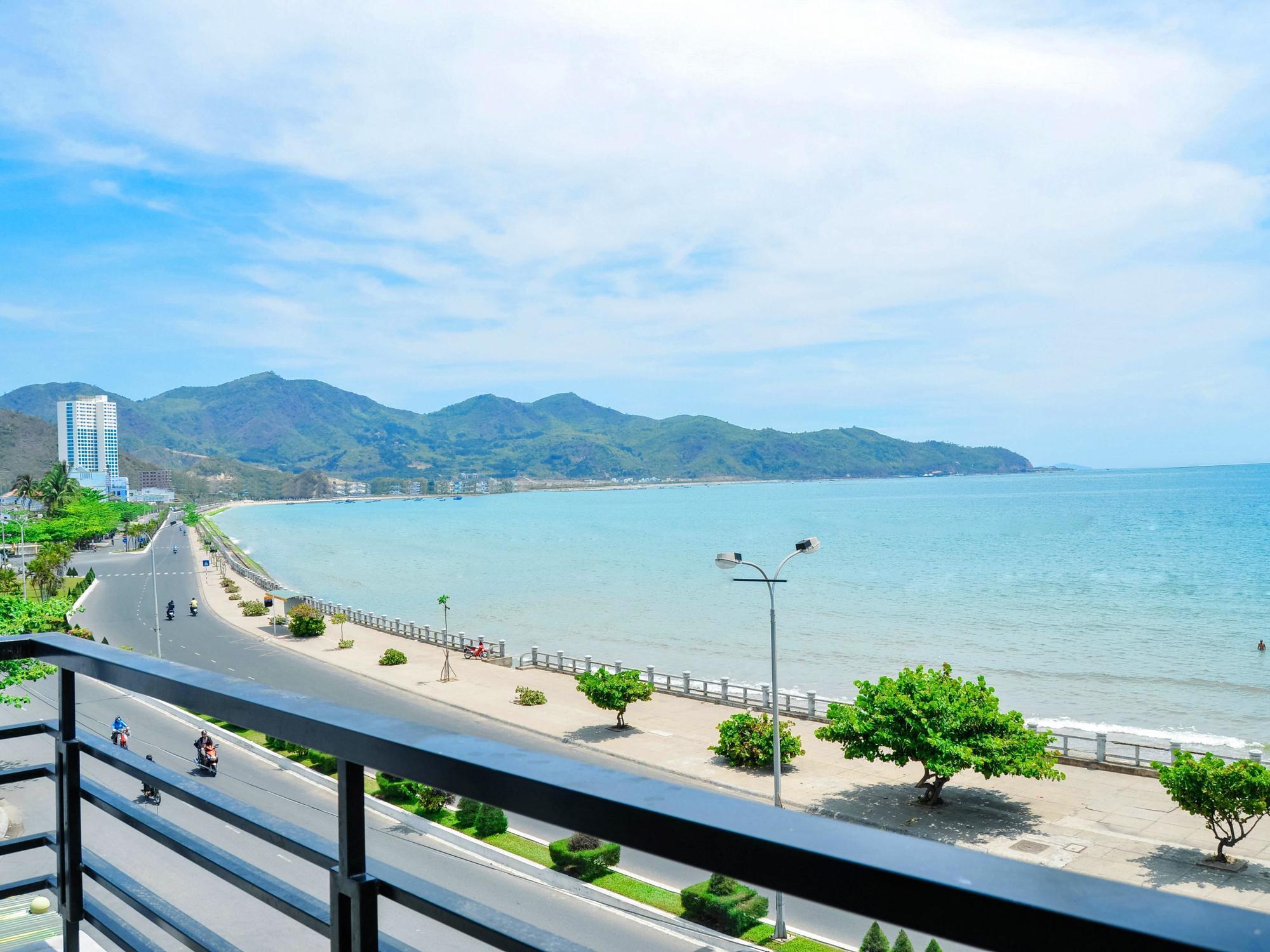 Thien Thanh Hotel - E Dragon Nha Trang Bagian luar foto